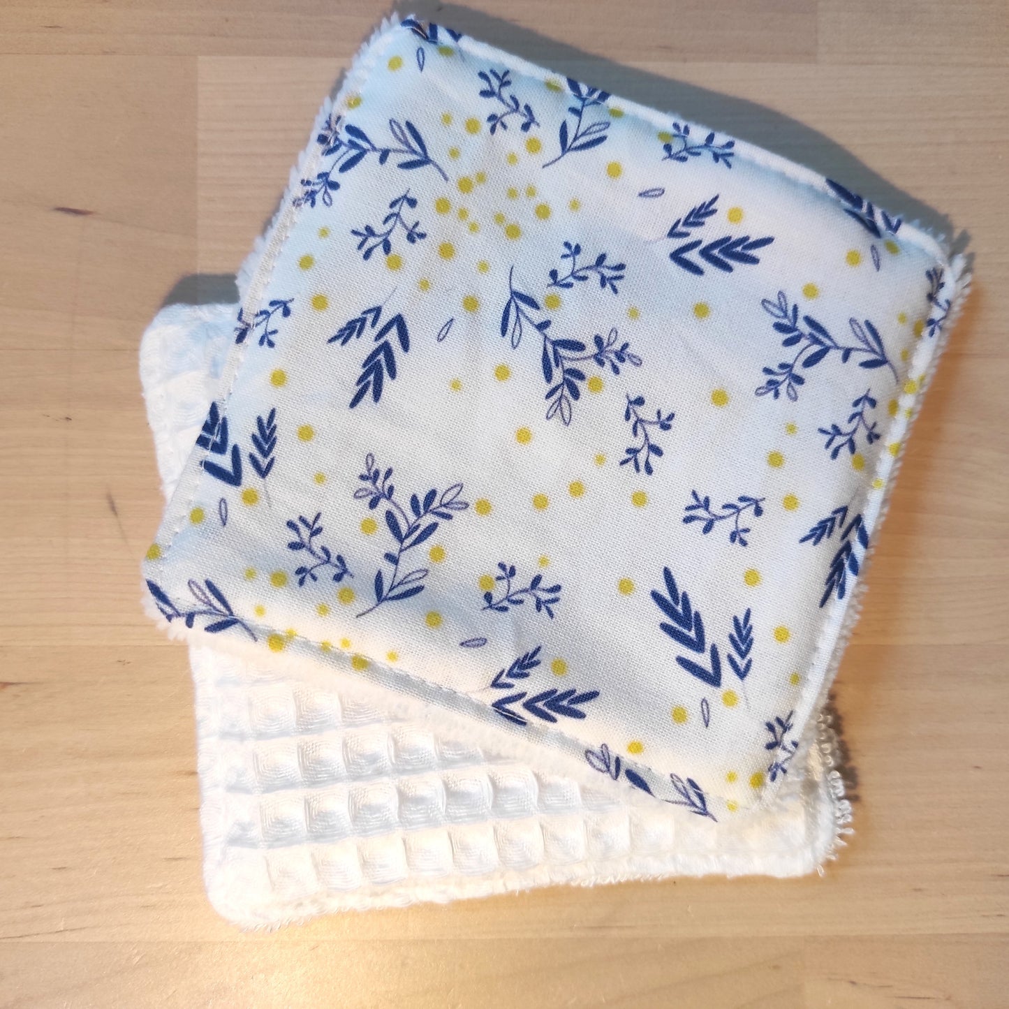 Lingettes lavables motif mimosa- création Fanny Agustin.