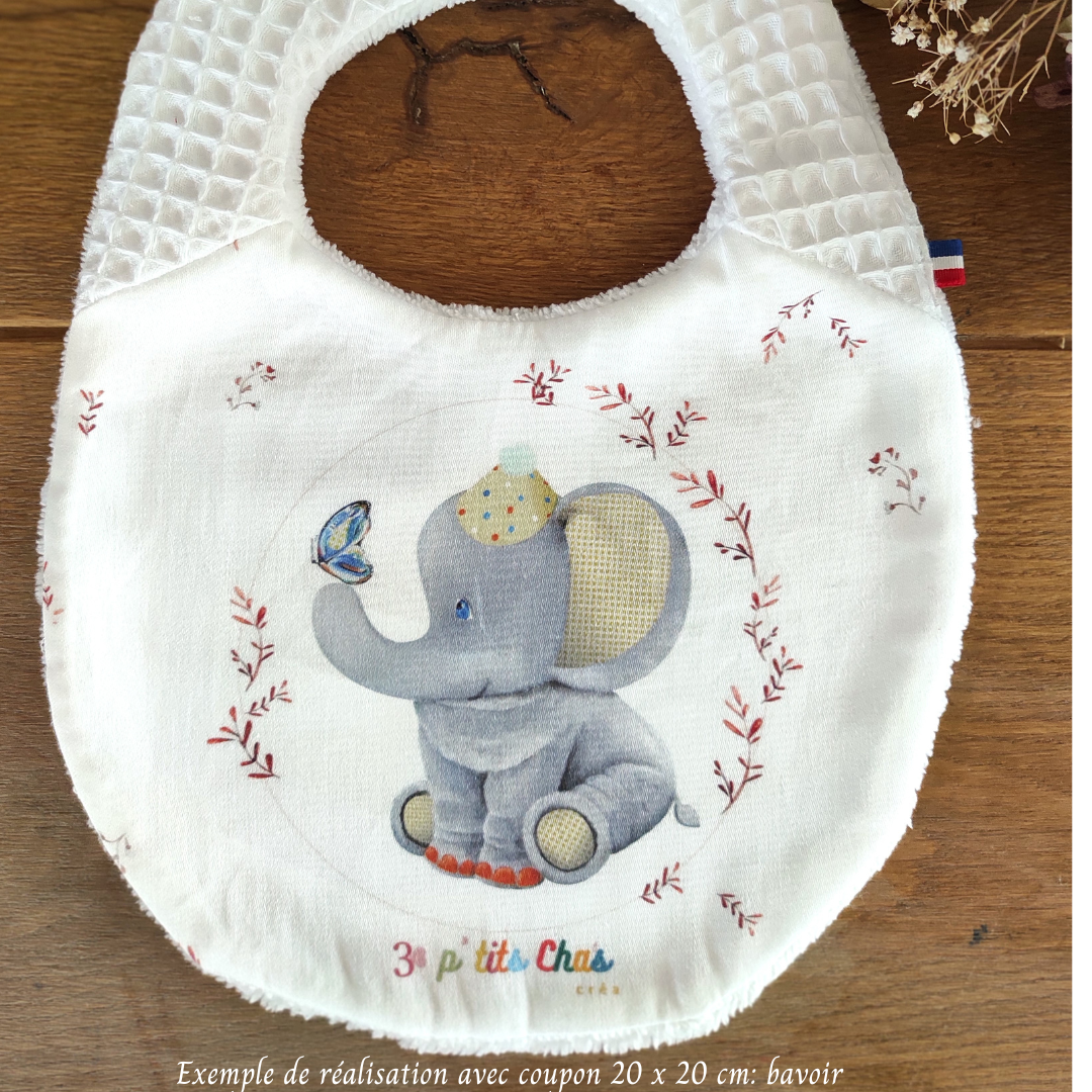 Bavoir éléphant réalisé à partir du coupon 20 x 20 signé Fanny Agustin