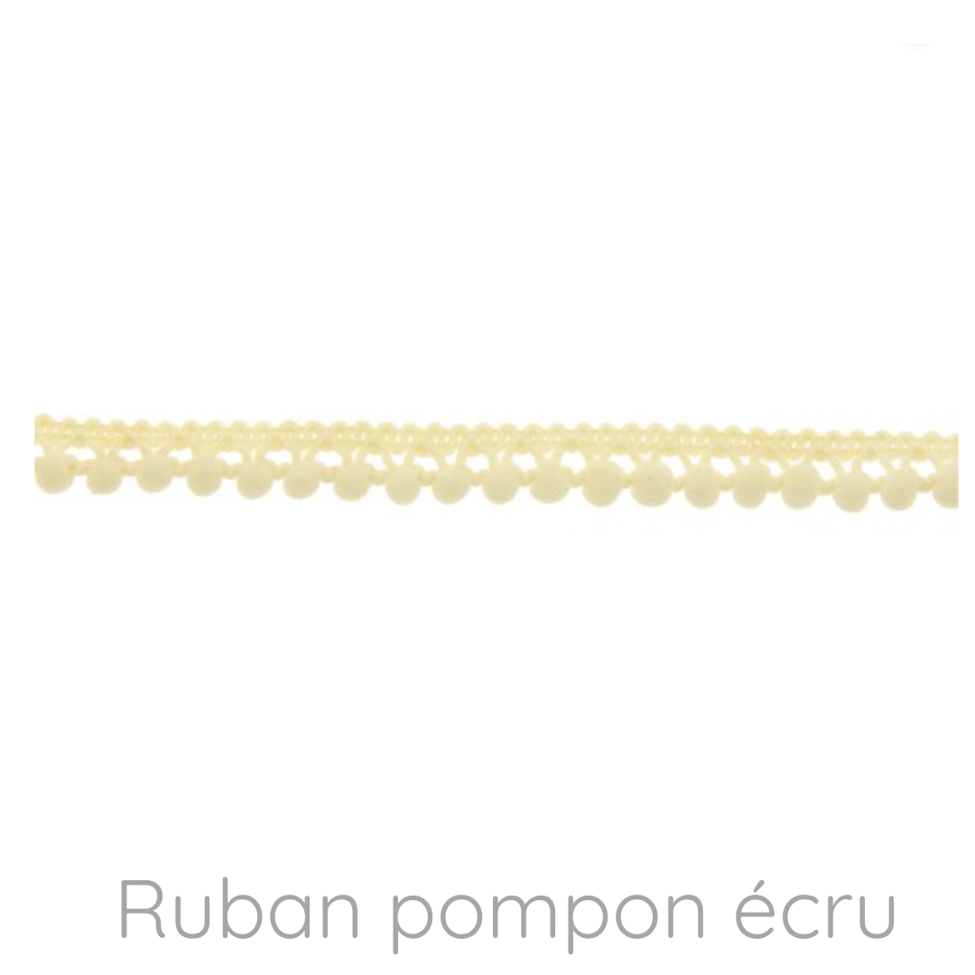 Détail du ruban avec pompons