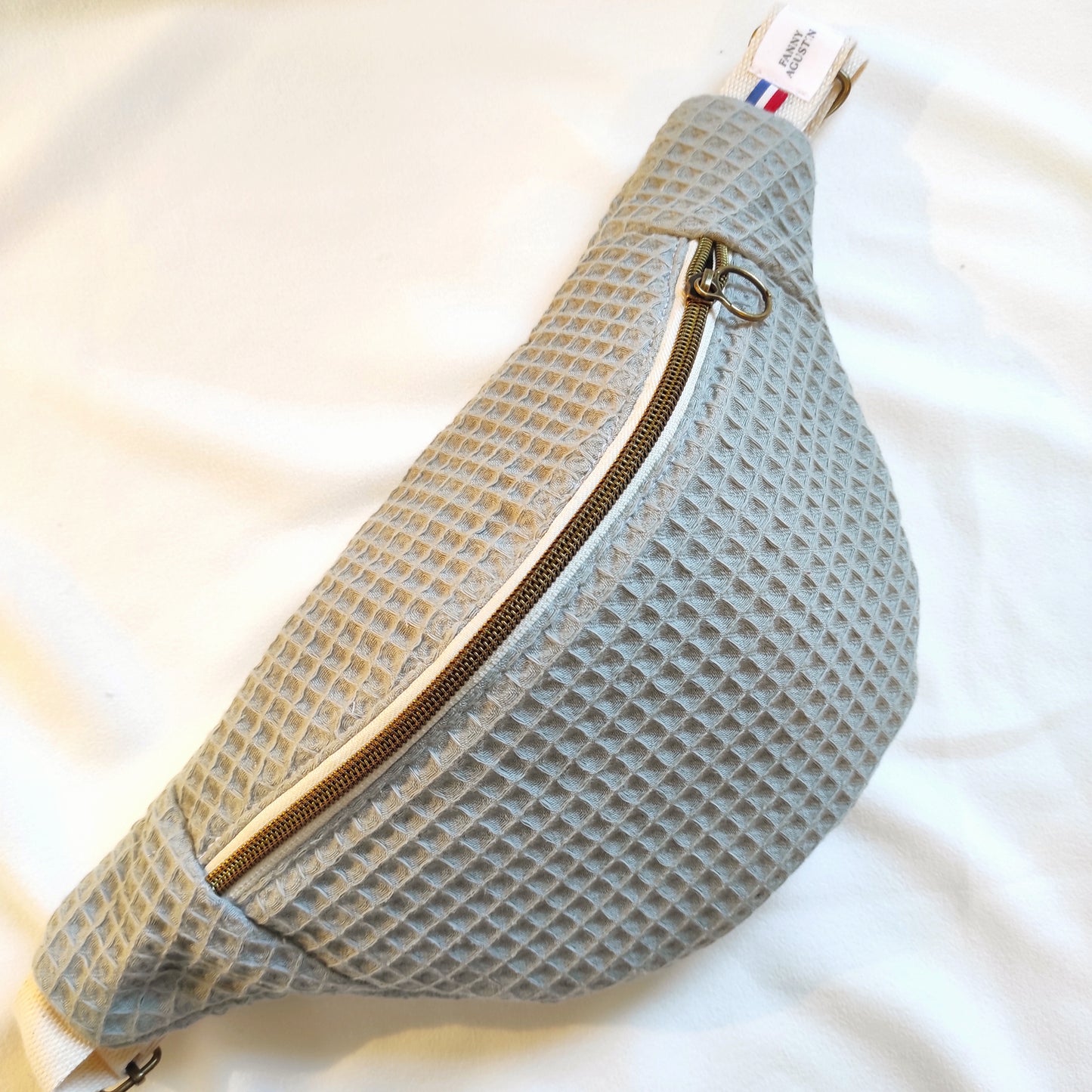 Sac banane en coton nid d'abeille, fabrication française par Fanny Agustin.