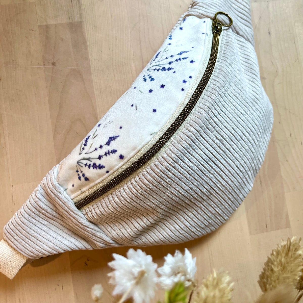 Motif dessiné par Fanny Agustin et fabrication artisanale.