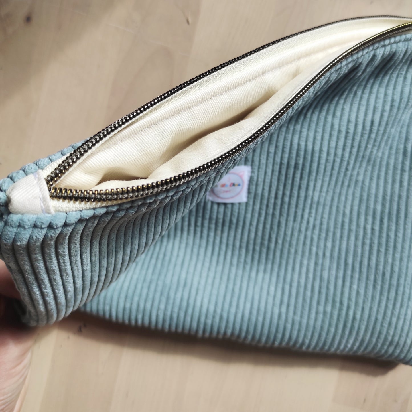 Protection Tablette & Ordinateur en velours Personnalisable et ruban amovible – Fanny Agustin