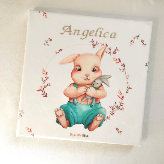 Petit tableau LAPIN 20 sur 20 cm, pour chambre d'enfant, dessin réalisé par mes soins et imprimé localement sur velours Oeko-tex. Les tableaux sont personnalisables avec prénom et choix du motif. 